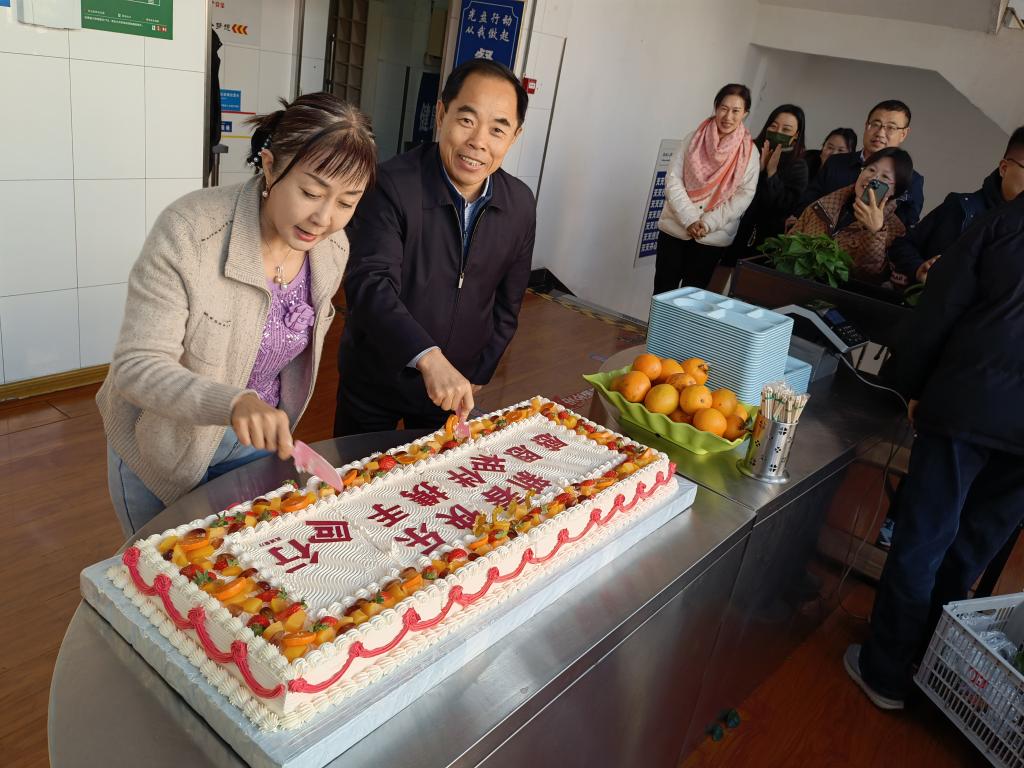 ab9e599ad17406e7bdfa8bd66689d70